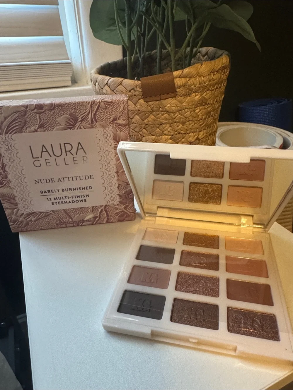 Laura Geller Nude Attitude Eyeshadow Palette — Neutral Browns, Golds & Creams